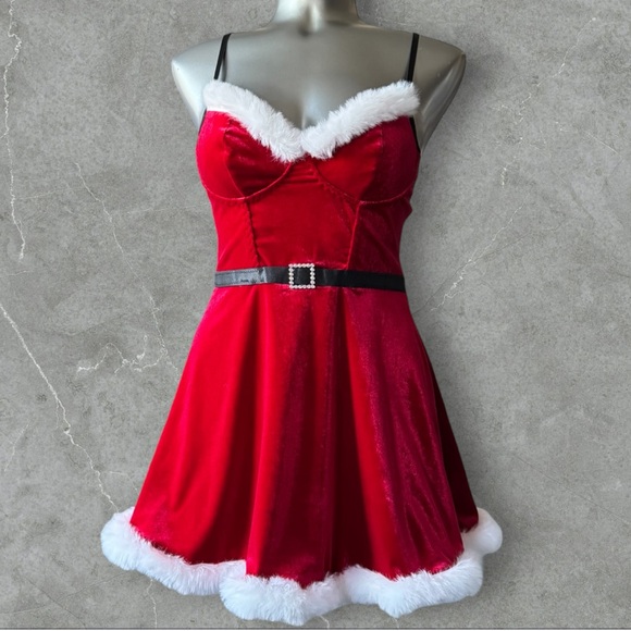 🆕Festive Red Velvet Santa Chemise with White Faux Fur Trim - Picture 6 of 16